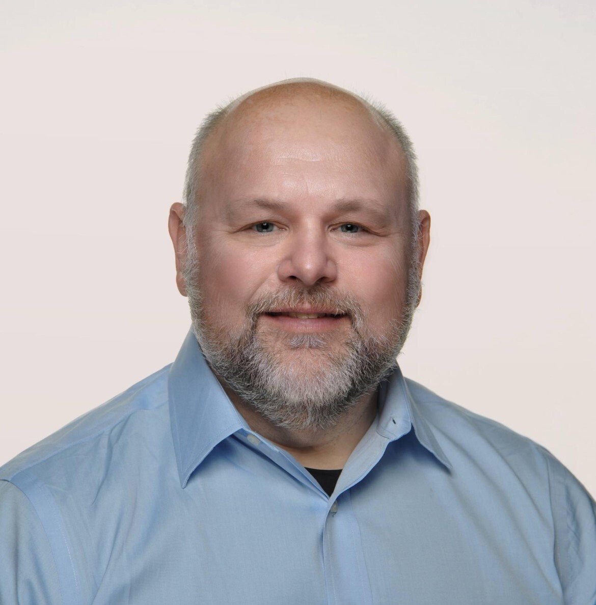 Marchant Headshot-1